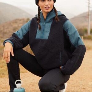 Free People Movement “Lead the Pack” fleece. Size extra small.